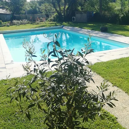 Bed and breakfast Les Granges De La Leigne, Ruffec