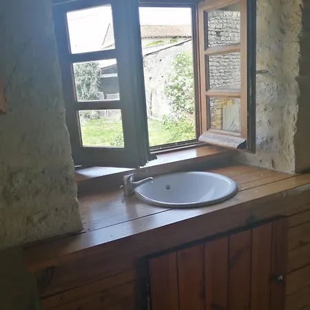 Les Granges De La Leigne, Ruffec 4*