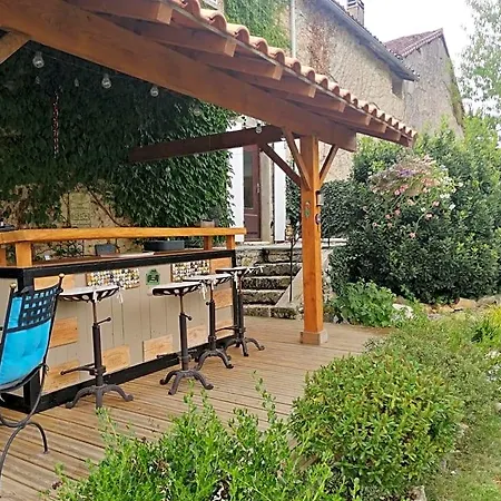 Nocleg ze śniadaniem Les Granges De La Leigne, Ruffec 4*