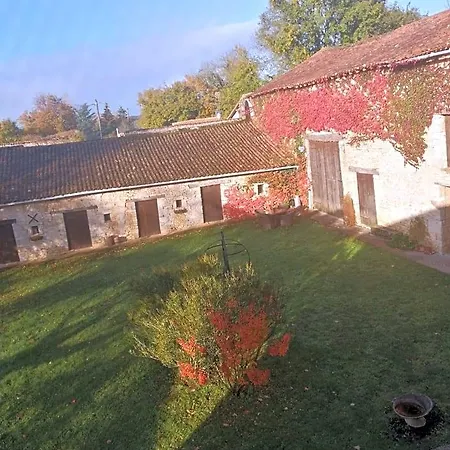 Les Granges De La Leigne, Ruffec Nocleg ze śniadaniem 4*