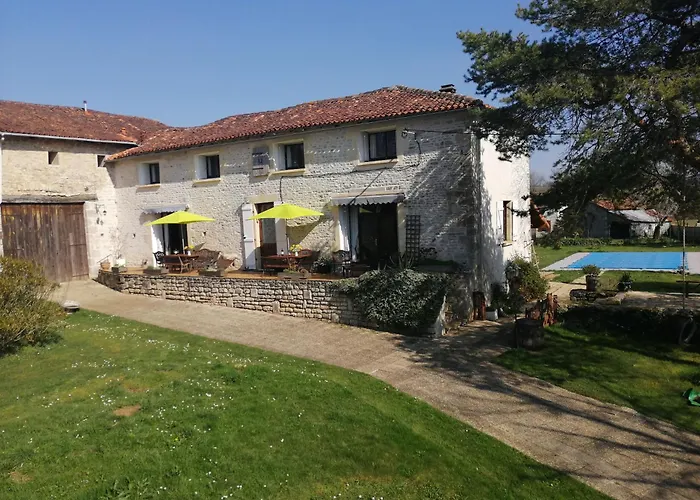 Les Granges De La Leigne, Ruffec 4*