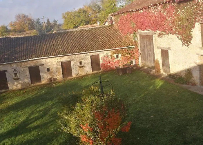 Bed and breakfast Les Granges De La Leigne, Ruffec Condac