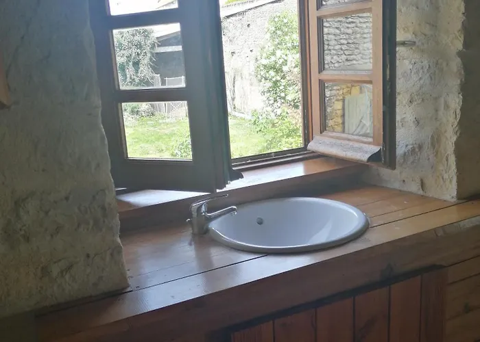 Les Granges De La Leigne, Ruffec 4*