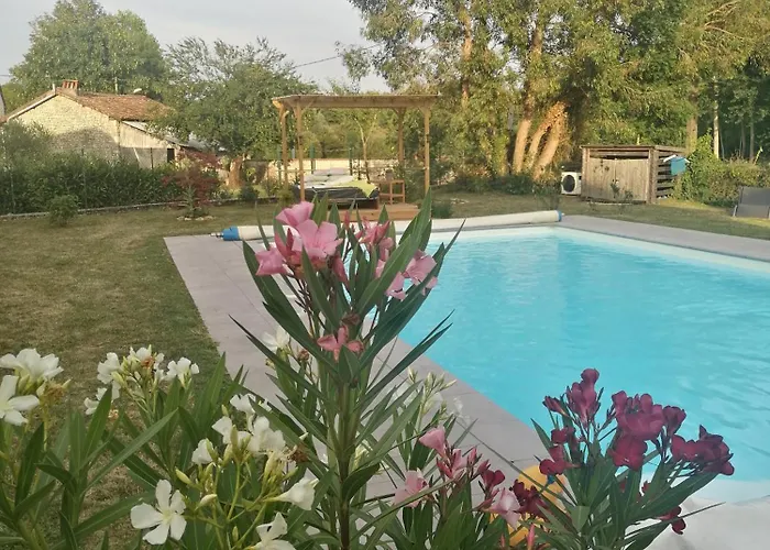 Les Granges De La Leigne, Ruffec