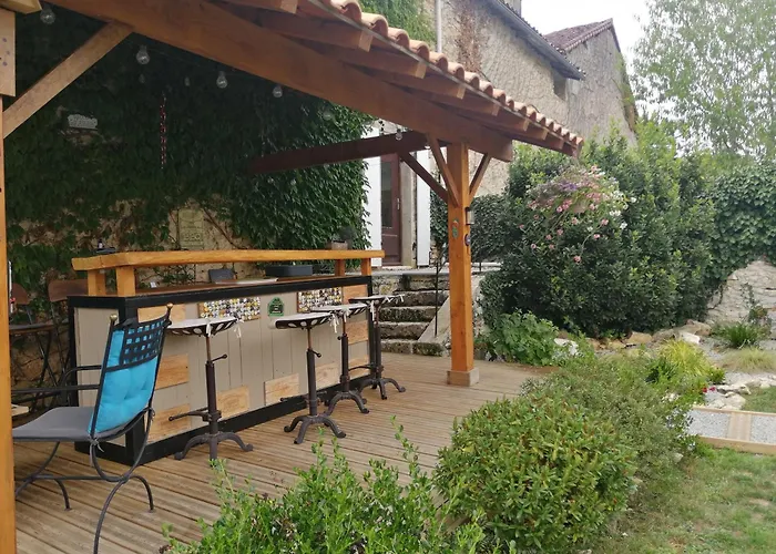 Les Granges De La Leigne, Ruffec 4*